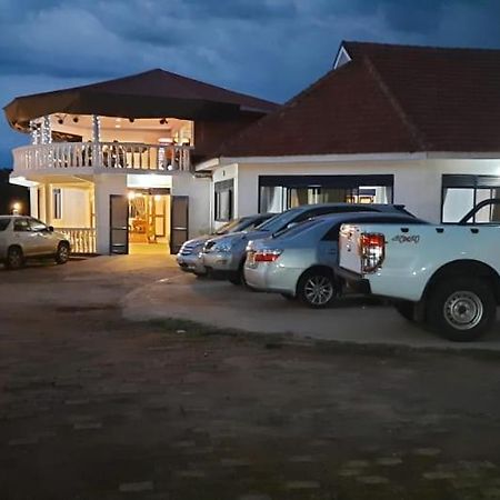 Northern Pearl Gulu Екстер'єр фото