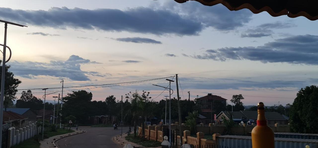 Northern Pearl Gulu Екстер'єр фото